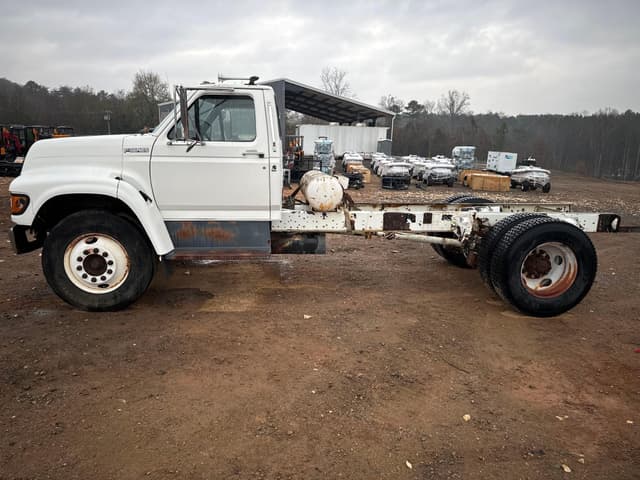 Image of Ford F700 equipment image 1