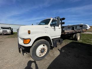 1998 Ford F-700 Equipment Image0