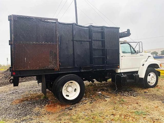 Image of Ford F700 equipment image 1