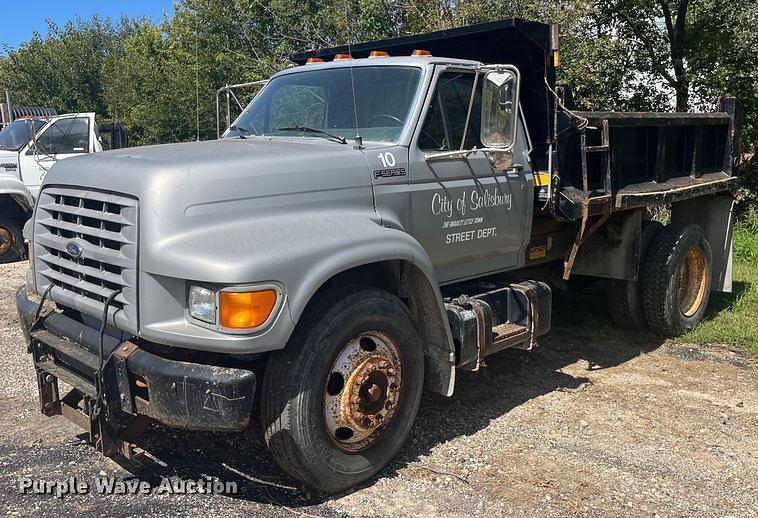 Image of Ford F700 Primary image