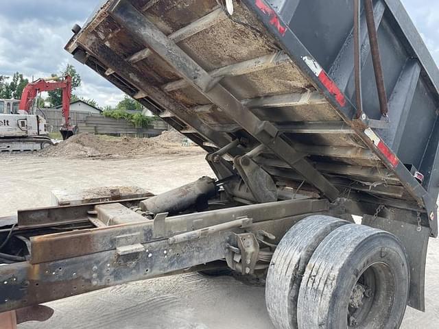 Image of Ford F700 equipment image 2