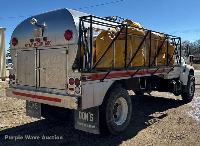 Image of Ford F700 equipment image 4