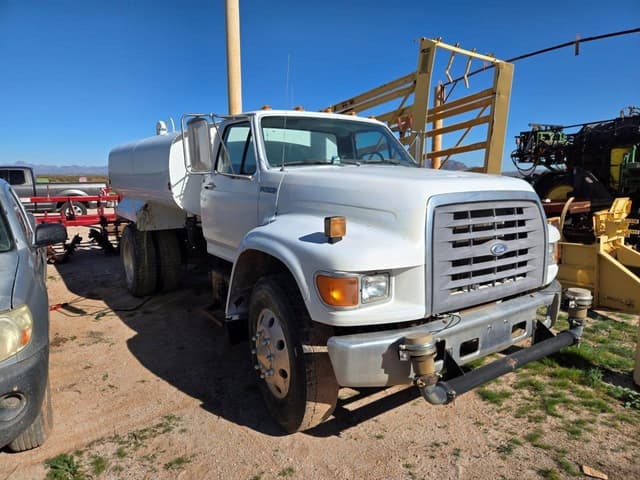 Image of Ford F-800 equipment image 2