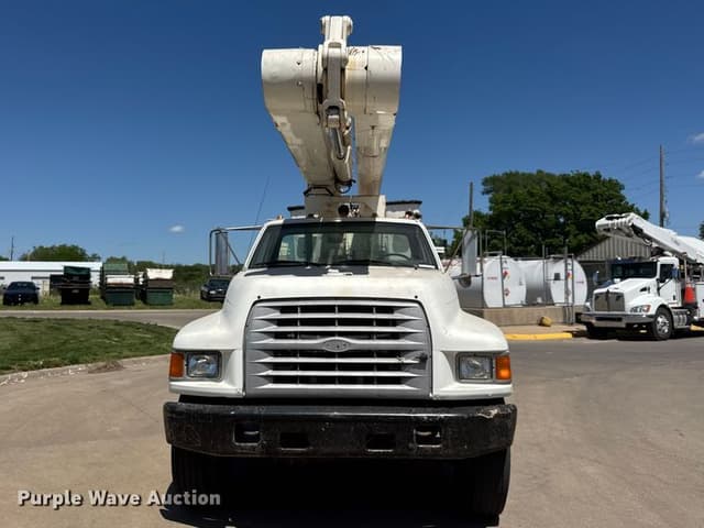 Image of Ford F-800 equipment image 1