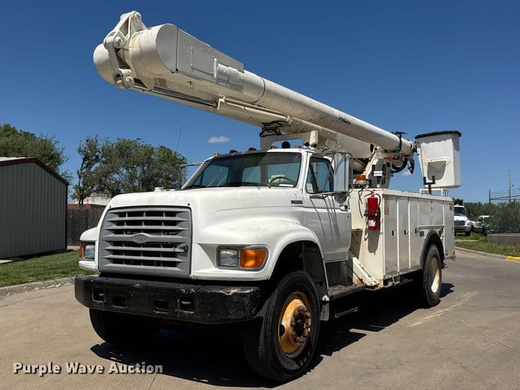 Image of Ford F-800 Primary image
