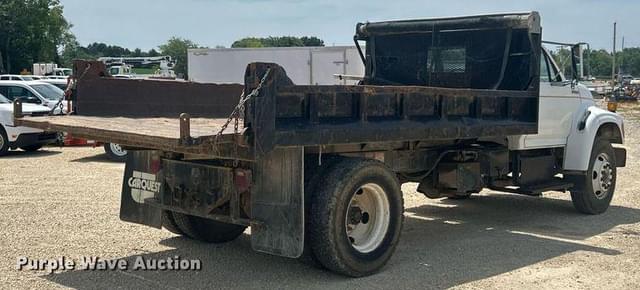 Image of Ford F-800 equipment image 4