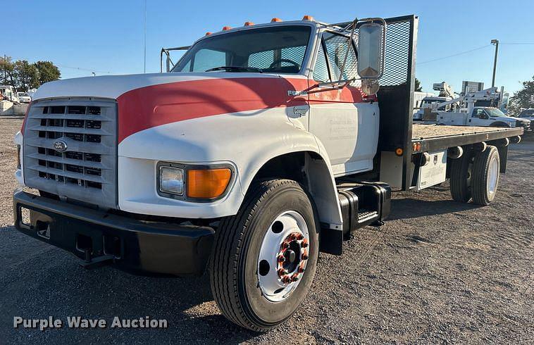 Image of Ford F-800 Primary image