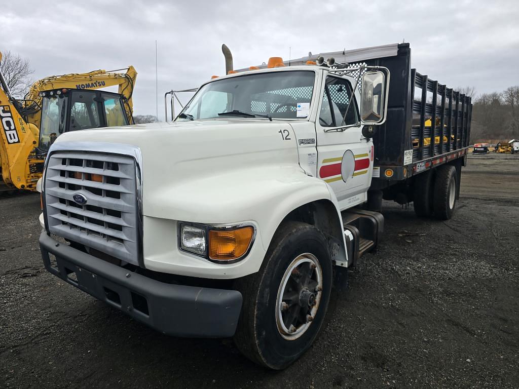 Image of Ford F-800 Primary image