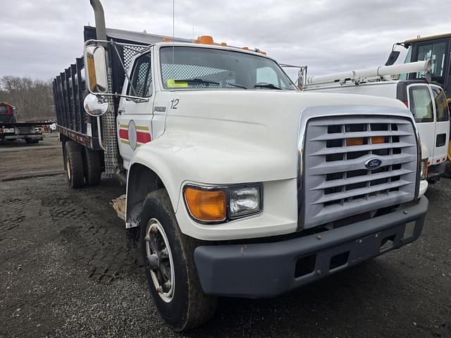 Image of Ford F-800 equipment image 1