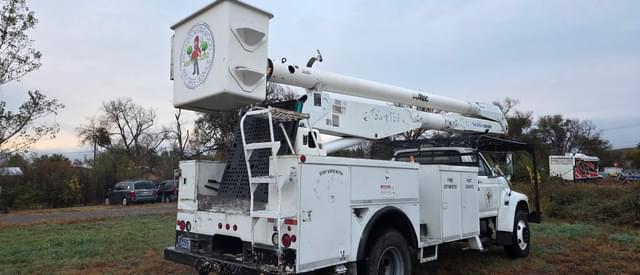 Image of Ford F-800 equipment image 1