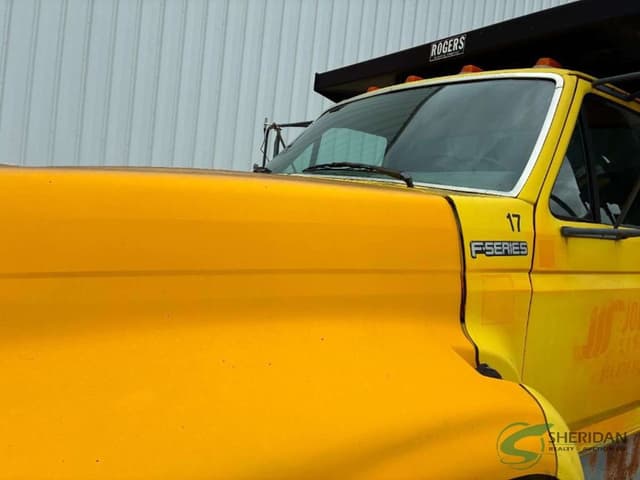 Image of Ford F-800 equipment image 2