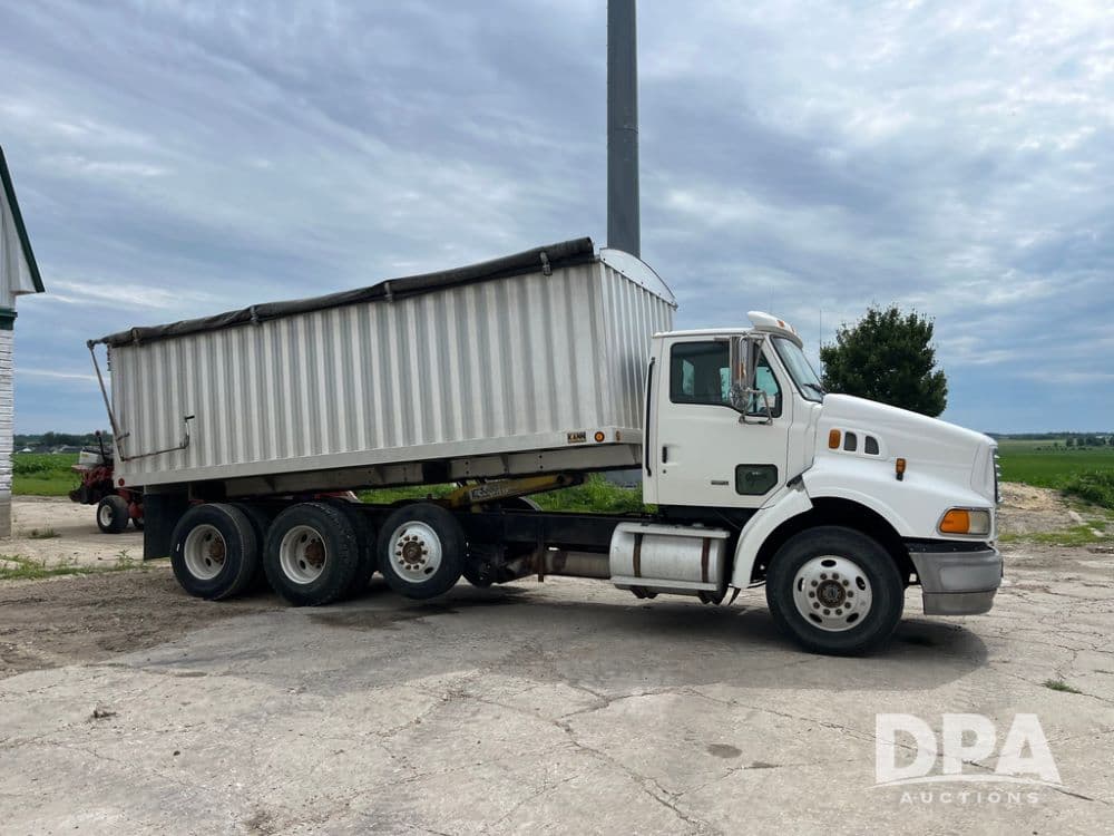 Image of Ford Grain Truck Primary image