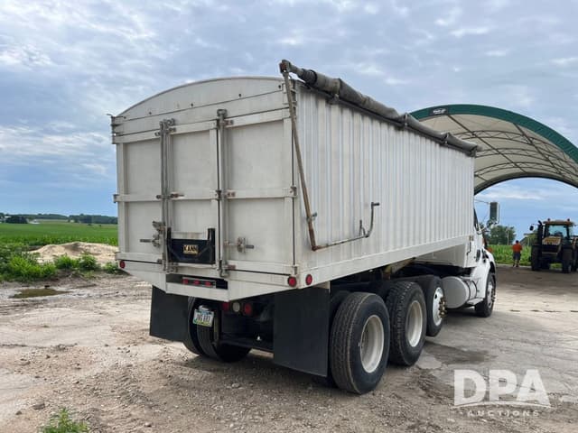 Image of Ford Grain Truck equipment image 4