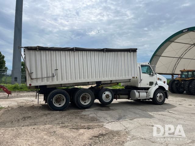 Image of Ford Grain Truck equipment image 2