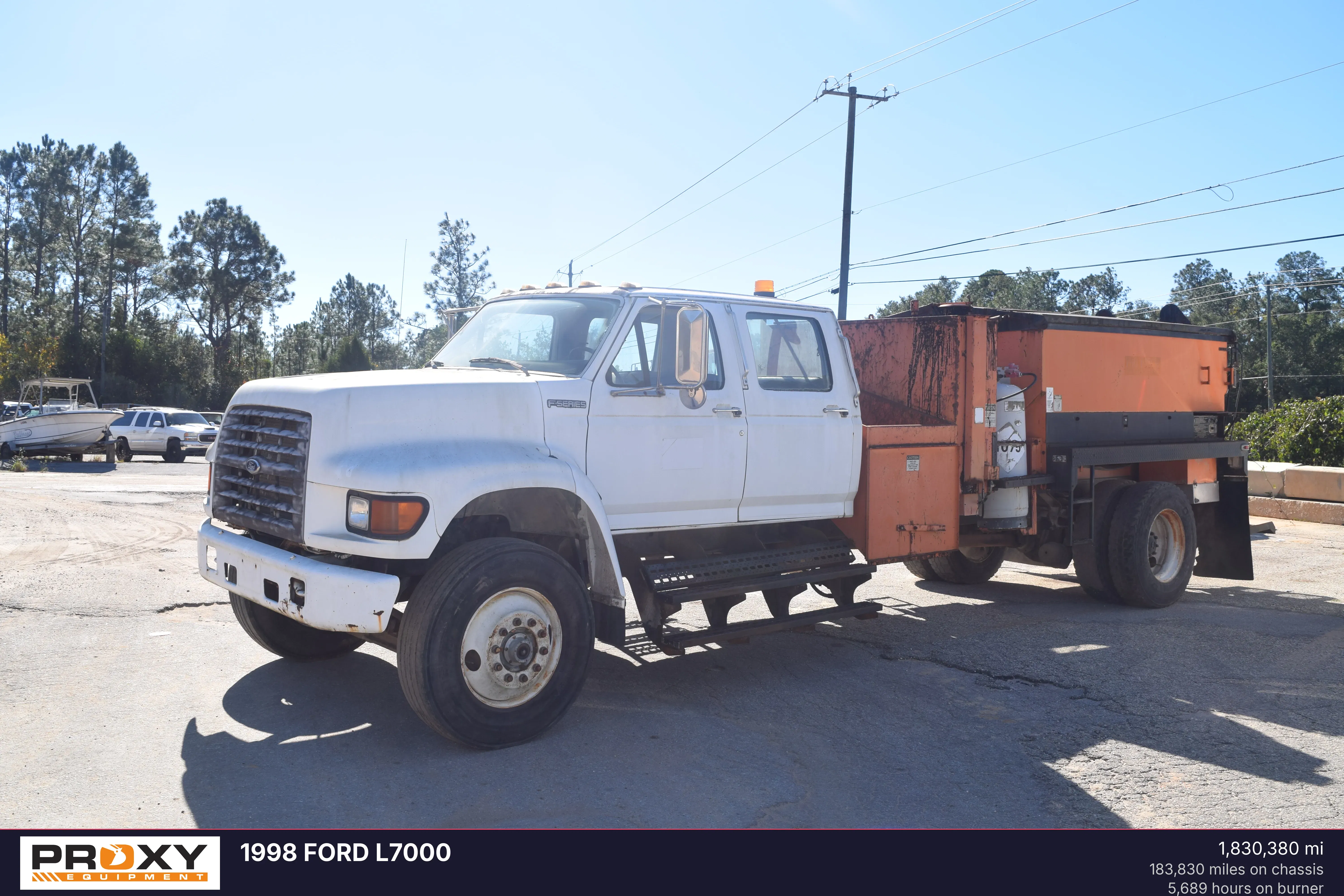 1998 Ford L7000 Equipment Image0