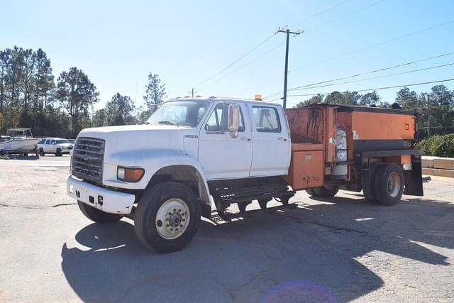 Image of Ford L7000 equipment image 1