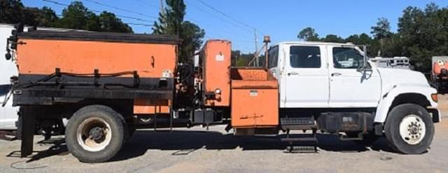 Image of Ford L7000 equipment image 2