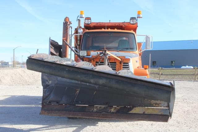 Image of Ford L8000 equipment image 1