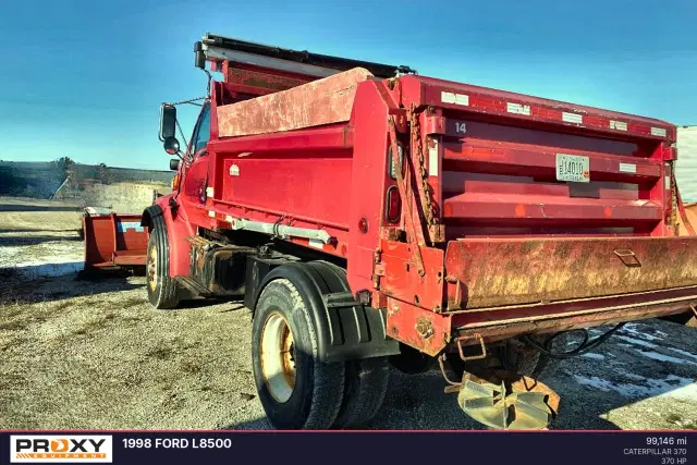Image of Ford L8500 equipment image 3