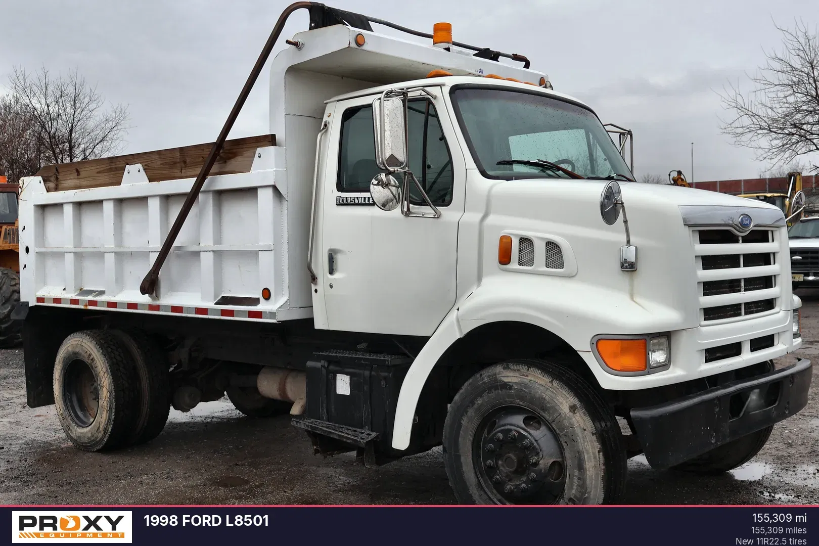 1998 Ford L8501 Equipment Image0