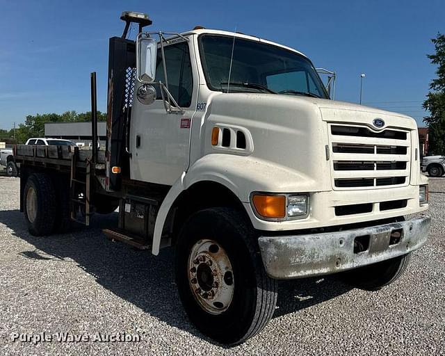 Image of Ford L8501 equipment image 2