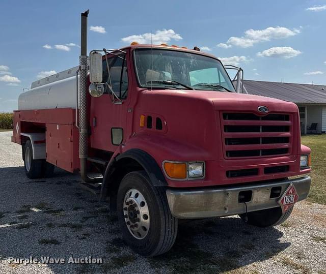 Image of Ford L8501 equipment image 2