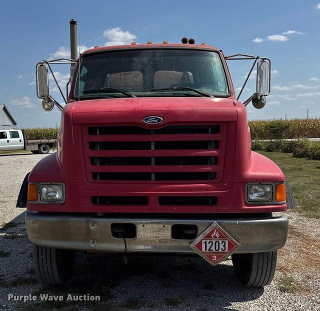Image of Ford L8501 equipment image 1