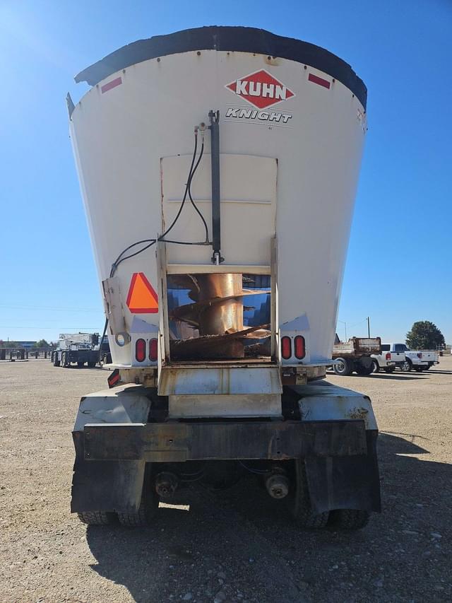 Image of Ford L8501 equipment image 3