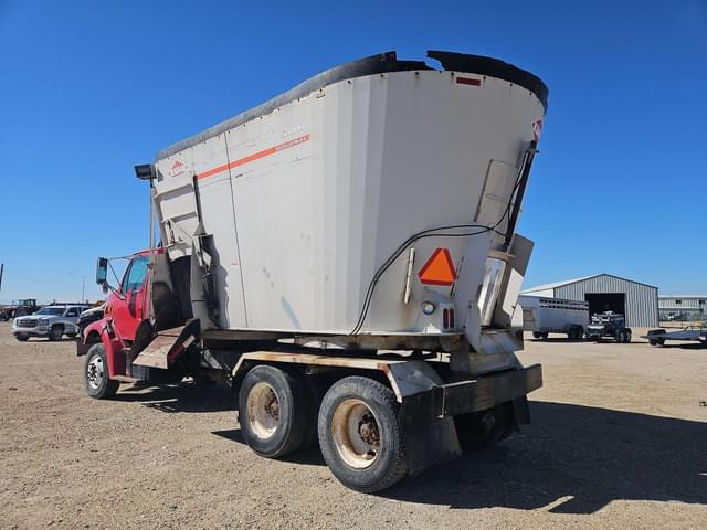 Image of Ford L8501 equipment image 2