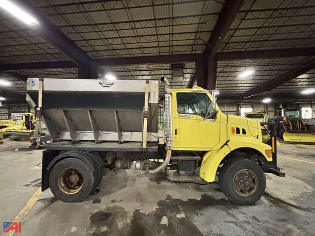 Image of Ford L8501 equipment image 3