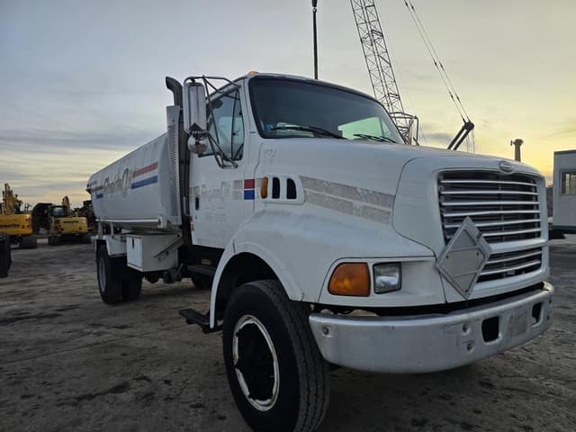 Image of Ford L8513 equipment image 2