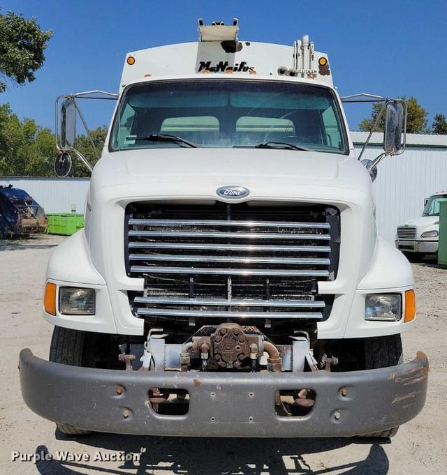 Image of Ford L8513 equipment image 1