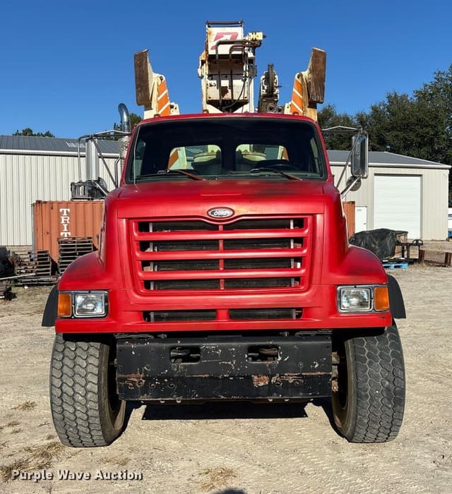 Image of Ford LNT8000 equipment image 3