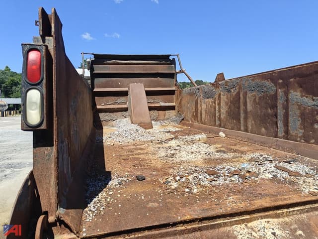 Image of Ford 9500 equipment image 2