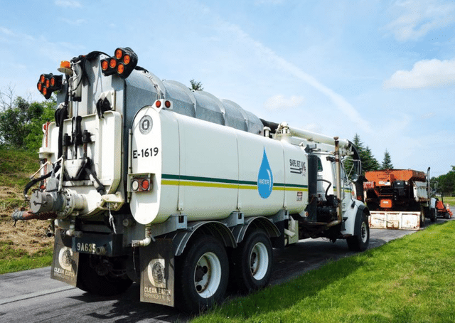 Image of Ford LT8500 equipment image 4