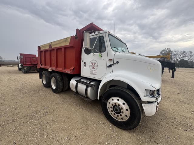 Image of Ford LT8513 equipment image 4