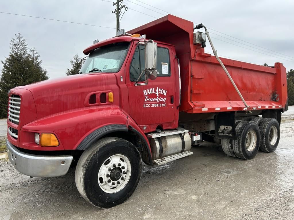 1998 Ford LT8513 Equipment Image0