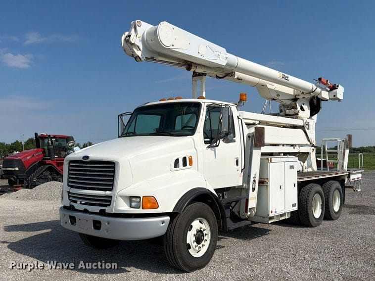 1998 Ford LT8513 Equipment Image0