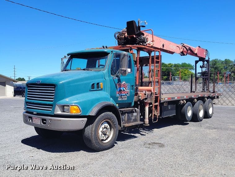 1998 Ford LT9000 Equipment Image0