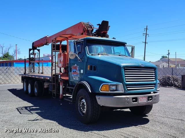 Image of Ford LT9000 equipment image 2