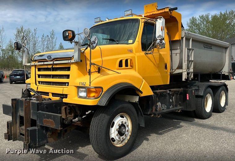 Image of Ford LT9000 Primary image
