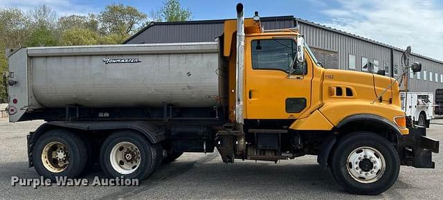Image of Ford LT9000 equipment image 3
