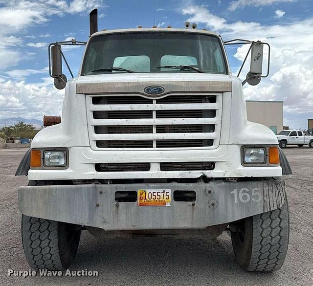 Image of Ford LT9511 equipment image 1