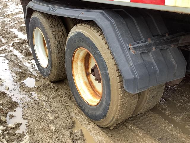 Thumbnail image Ford LT9511 34