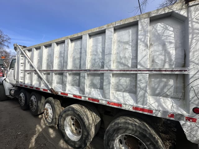 Image of Ford LT9522 equipment image 4