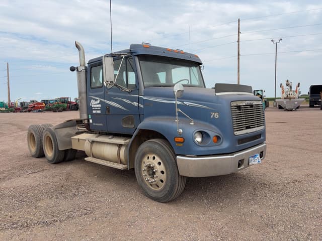 Image of Freightliner FL112 equipment image 2