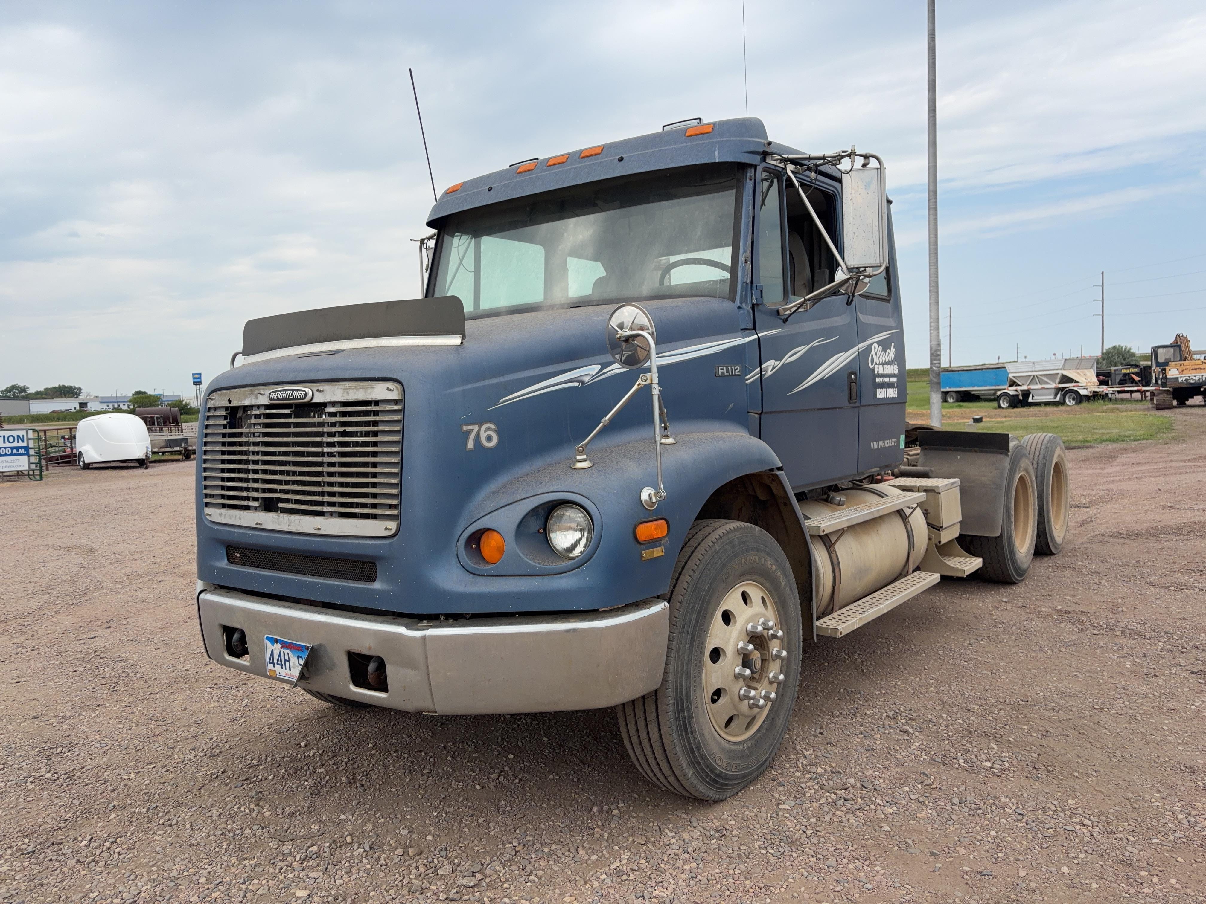 1998 Freightliner FL112 Equipment Image0