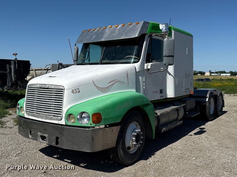 Image of Freightliner Columbia Primary image