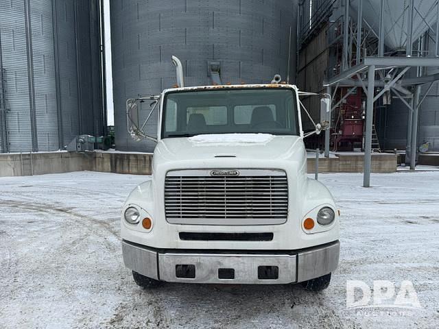 Image of Freightliner FL112 equipment image 1