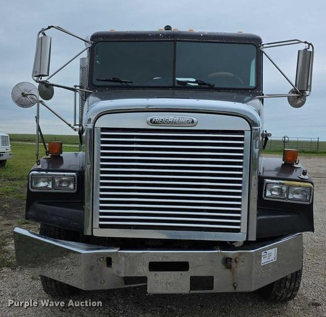 Image of Freightliner FL112 equipment image 1